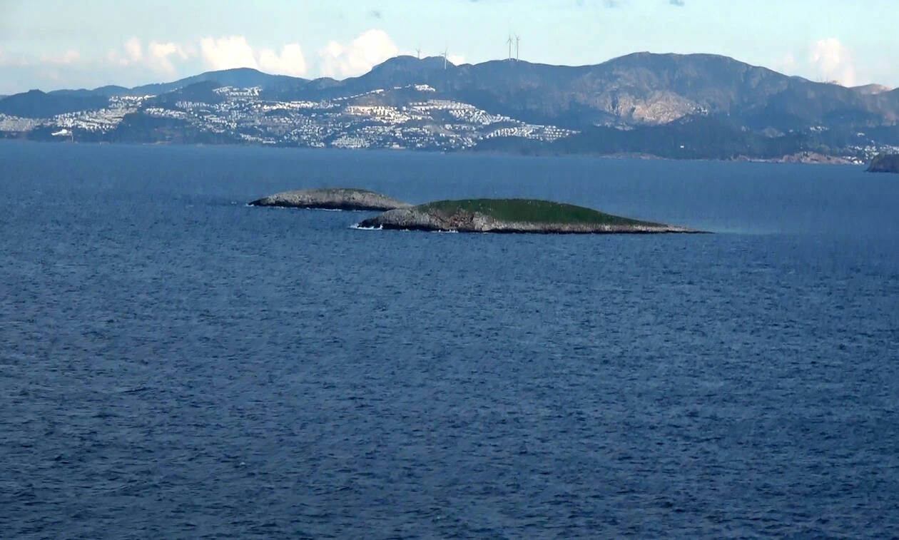 Αποκαταστάθηκε η ελληνική σημαία στις φωτογραφίες της Google στα Ίμια (εικόνες)